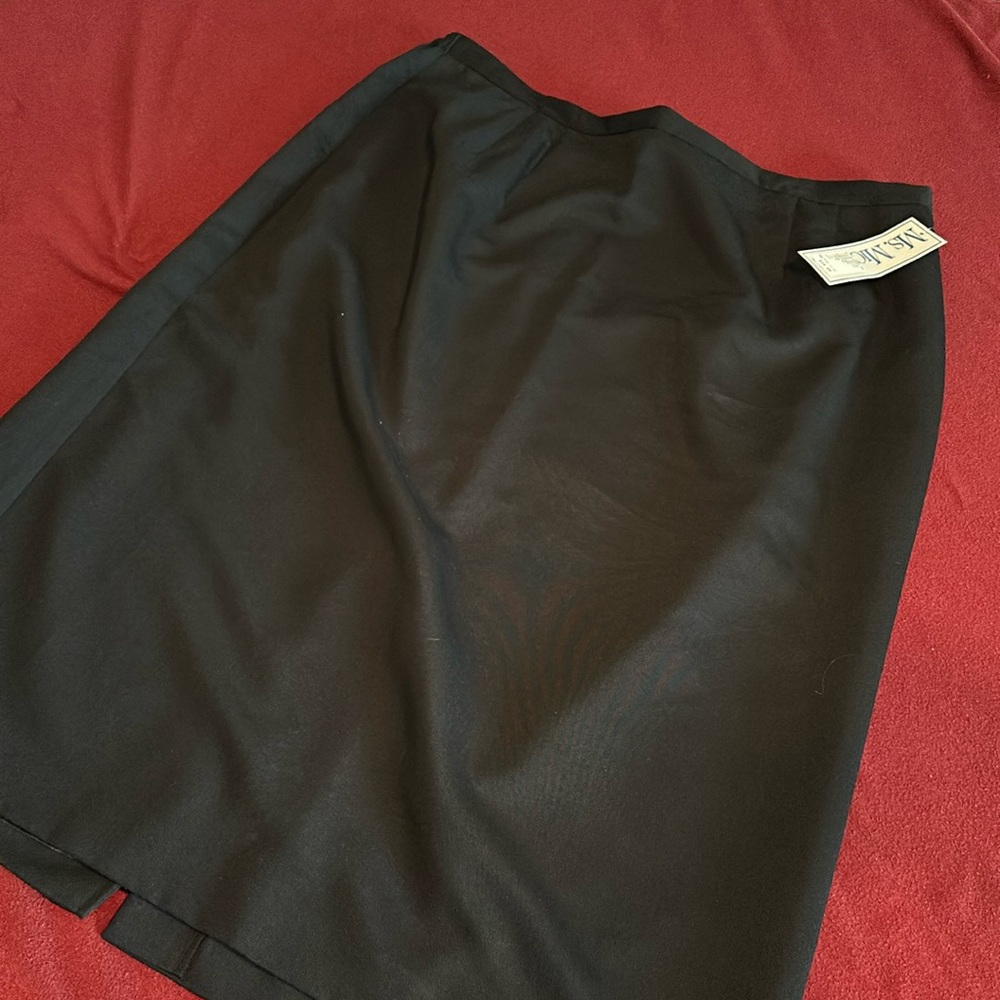 Ms Michele Skirt